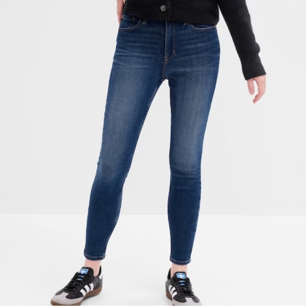 Gap 1969 Mid Rise Legging Jean